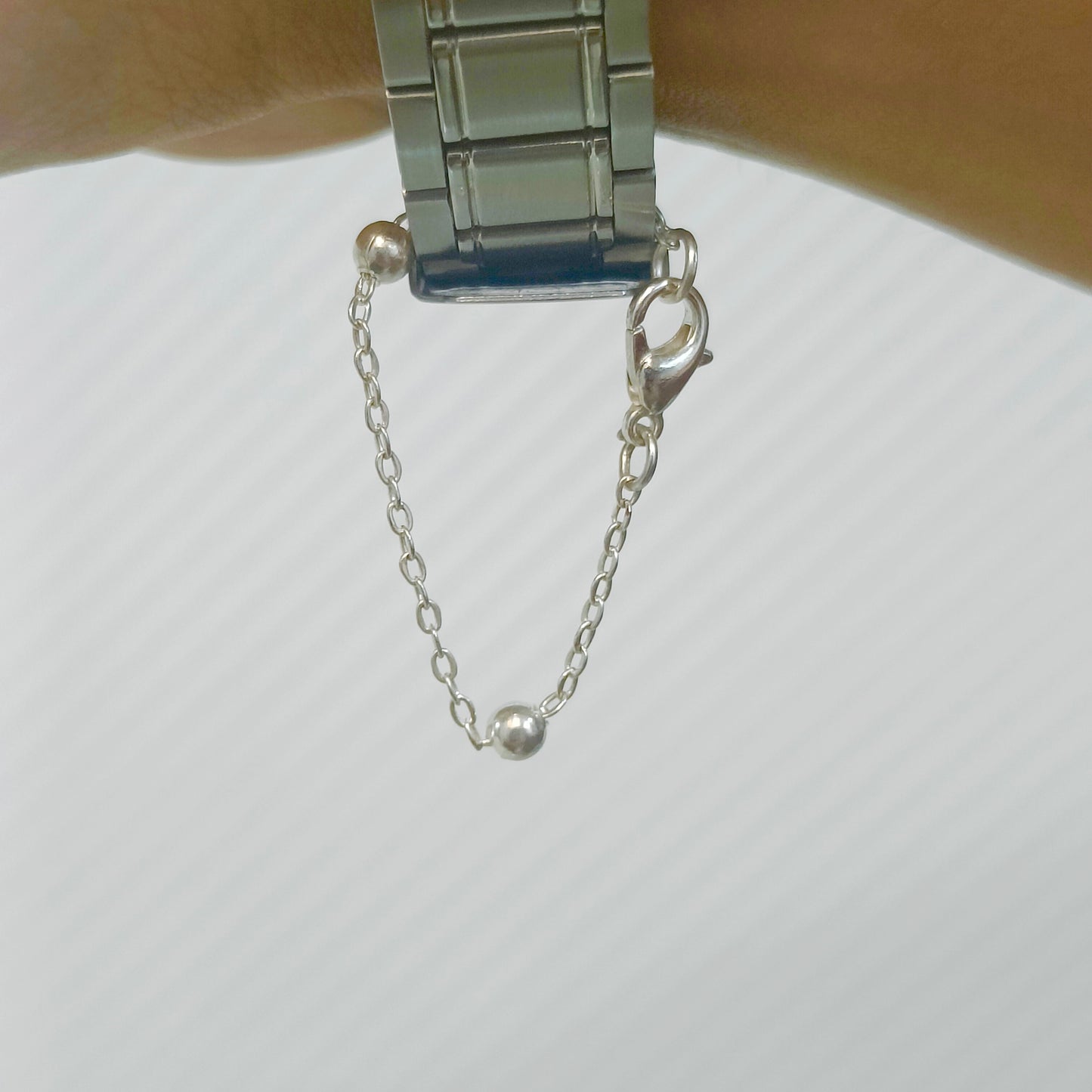 Gap Bally Narrow Link Chain Plain Watch Charm