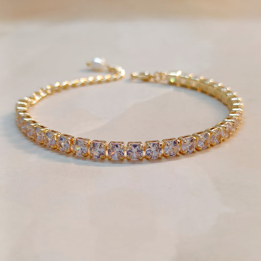 Golden Round American Diamond Tennis Bracelet for Women