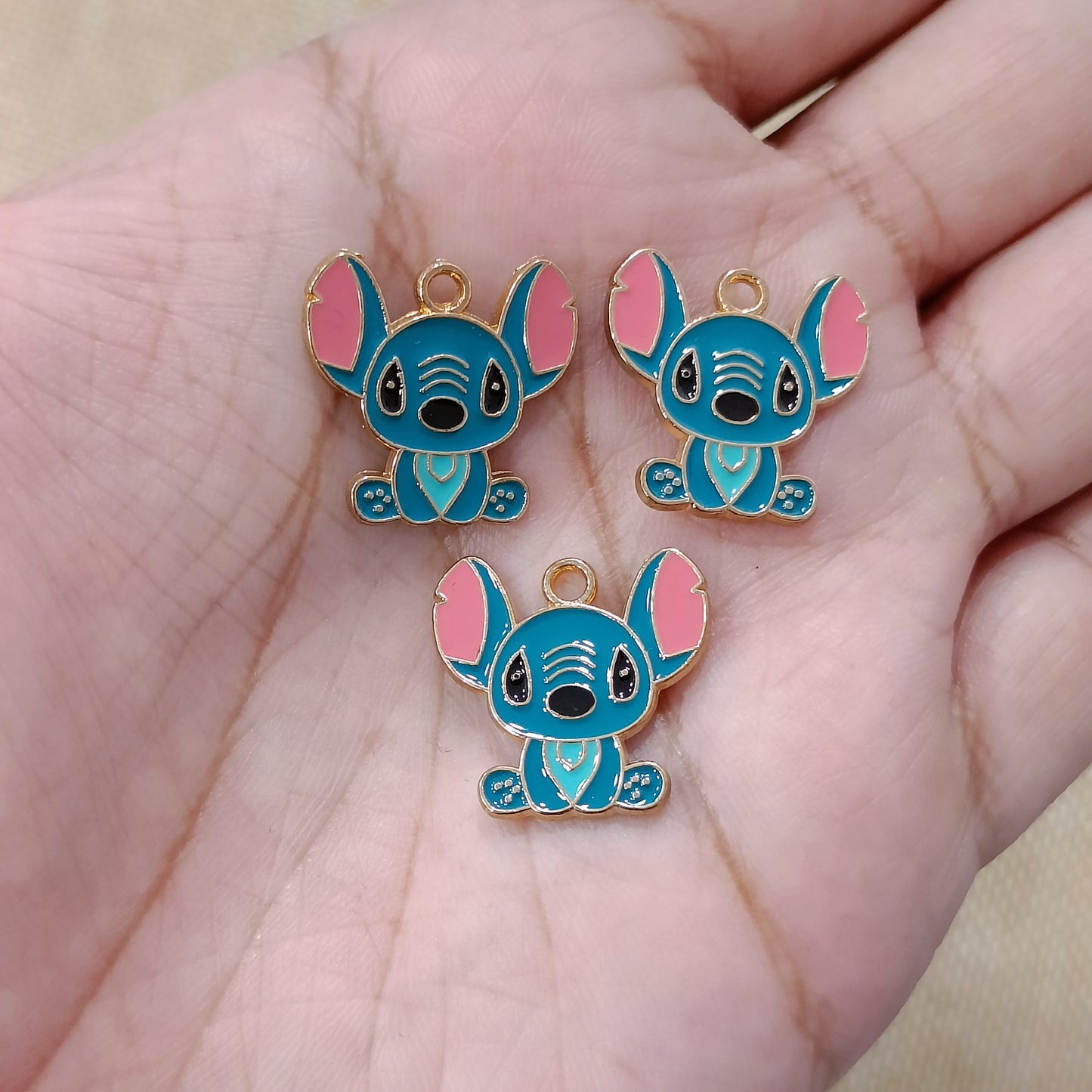 Cute Sitting Stitch Disney Metal Charms