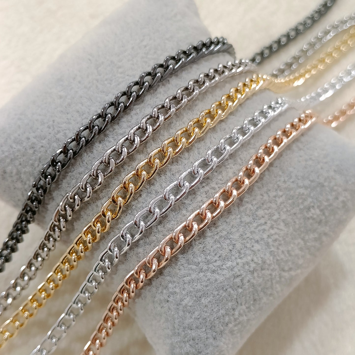 Smoothick Curb Chain Necklace