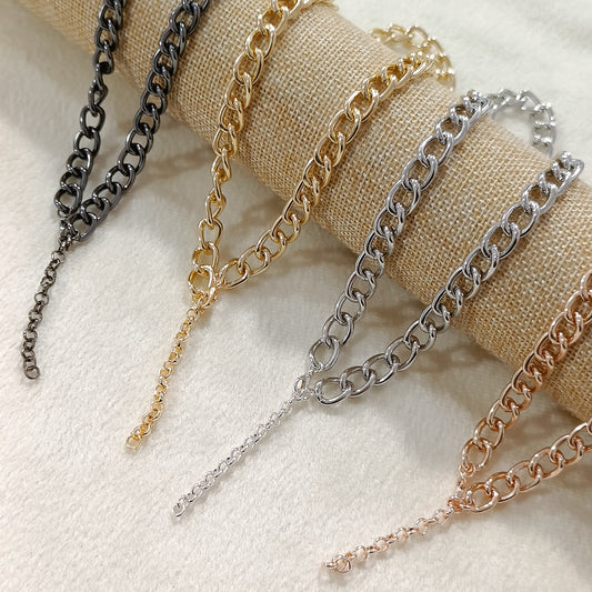 Semi-Chunky Curb Chain Necklace