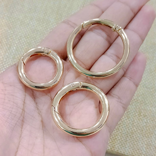 Chunky Round Spring Hooks