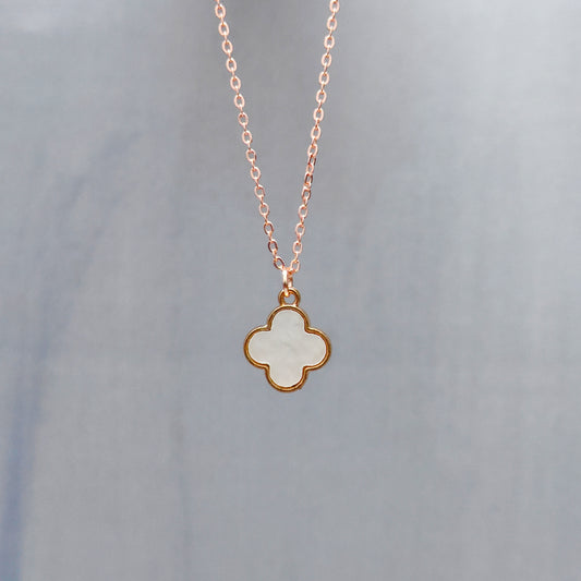 Pearl-Finish Clover Shell Rose Golden Christmas Pendant Set (Necklace & Earrings)