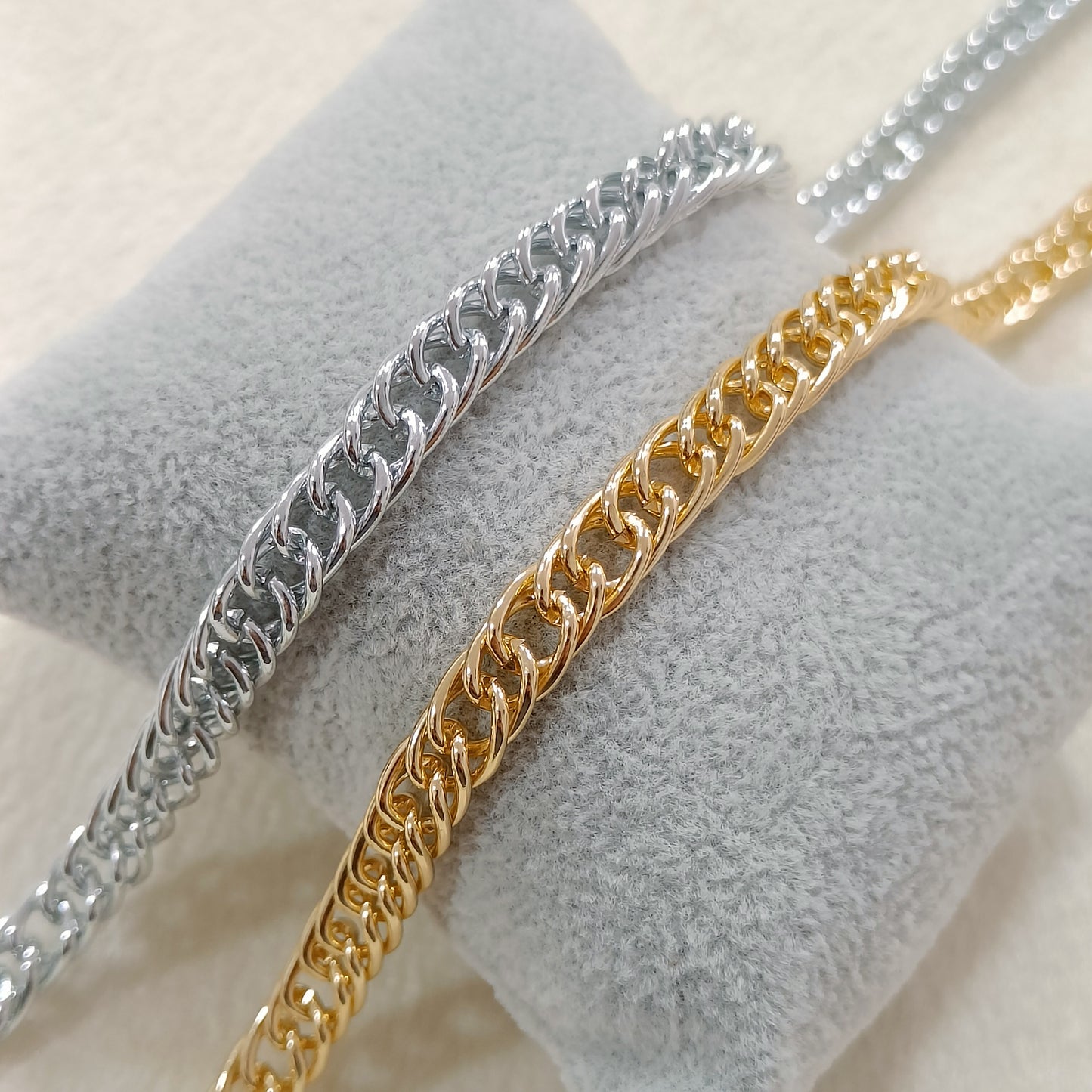 Narrow Double-Link Chain Necklace