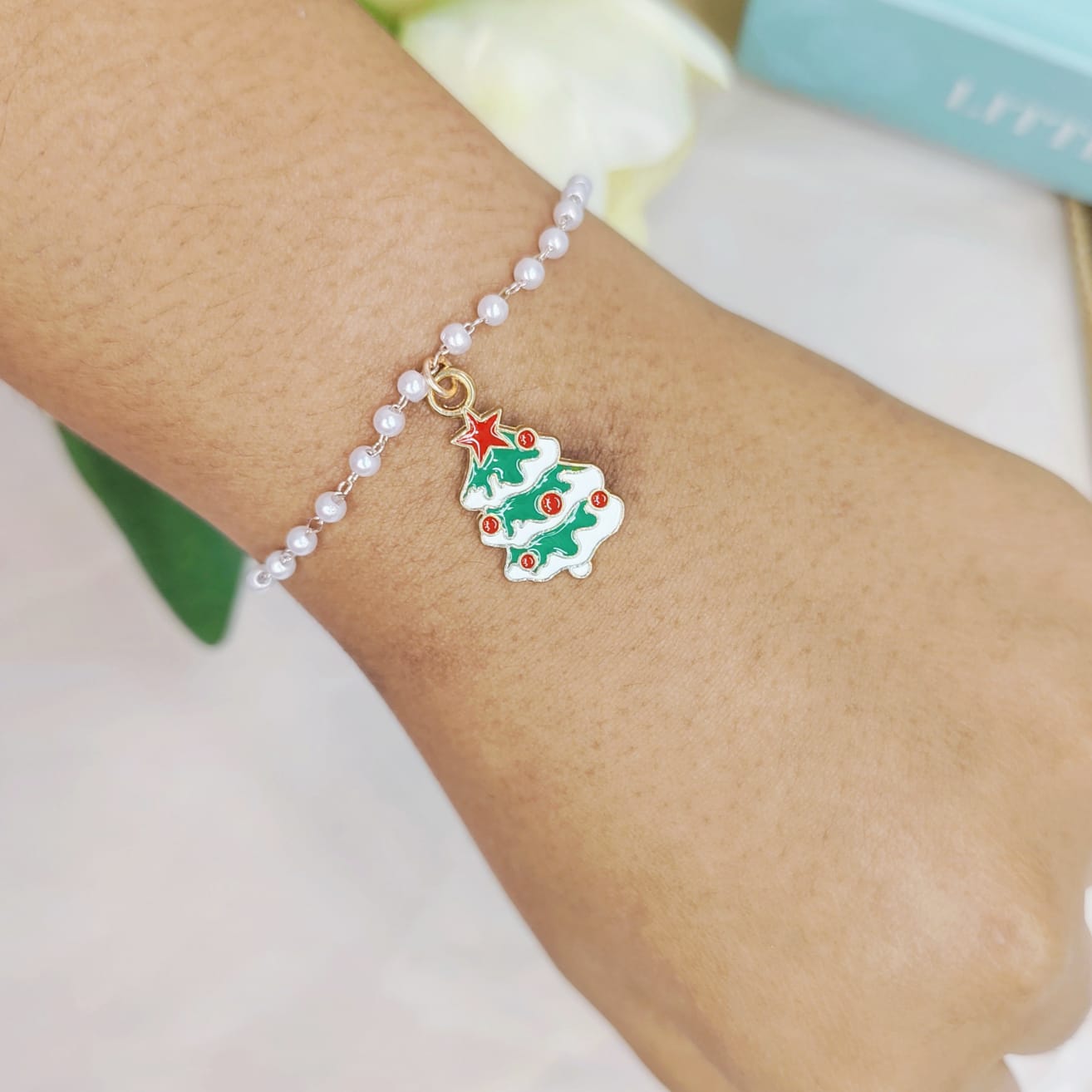 Snowy Xmas Tree Rose Golden Christmas Pearl Chain Bracelet