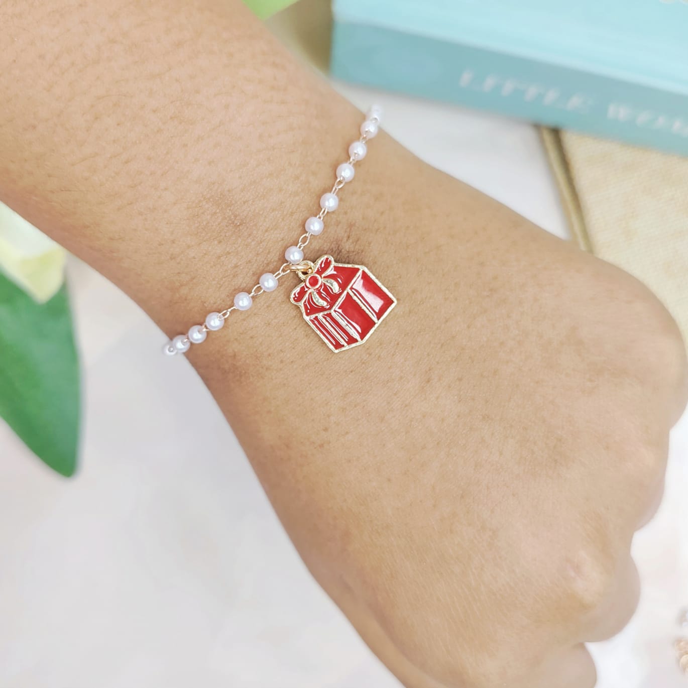 Red Mini Giftbox Rose Golden Christmas Pearl Chain Bracelet