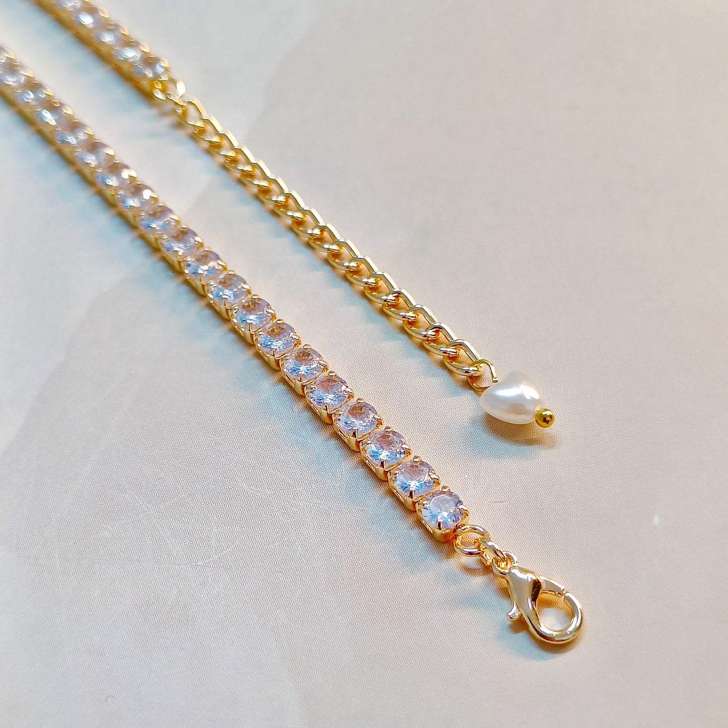 Golden Round American Diamond Tennis Bracelet for Women