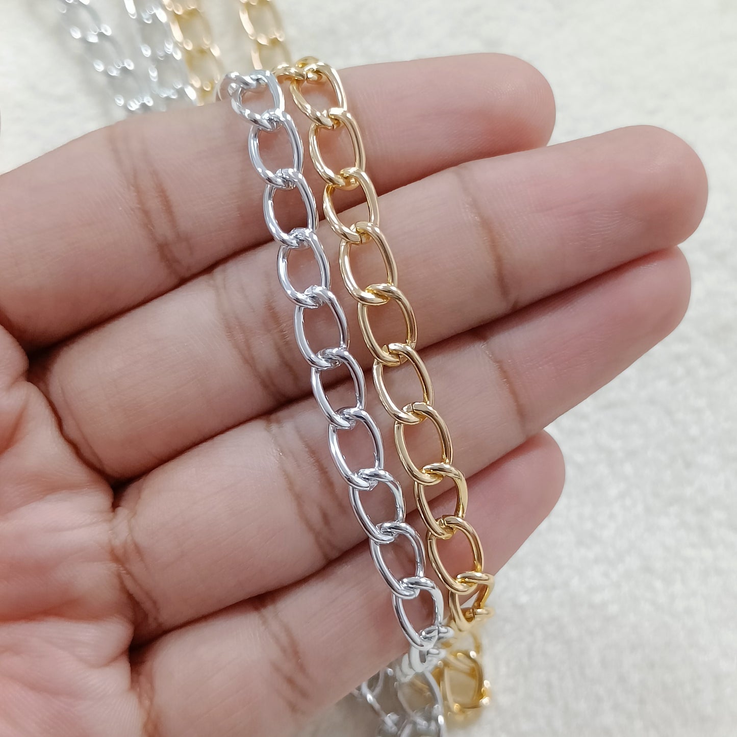 Curvy Small-Link Metal Chain
