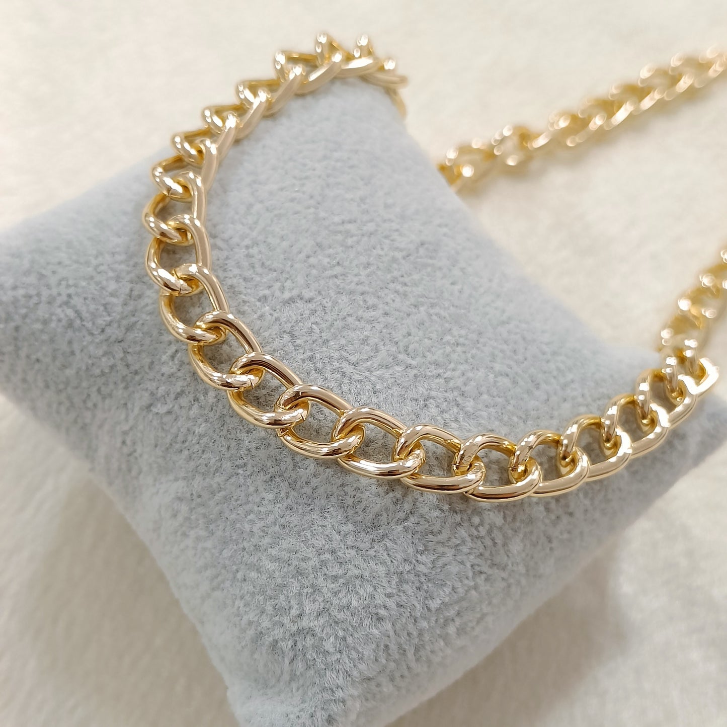 Semi-Chunky Curb Chain Necklace
