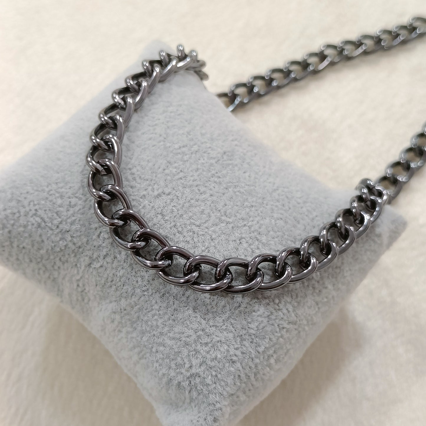 Semi-Chunky Curb Chain Necklace