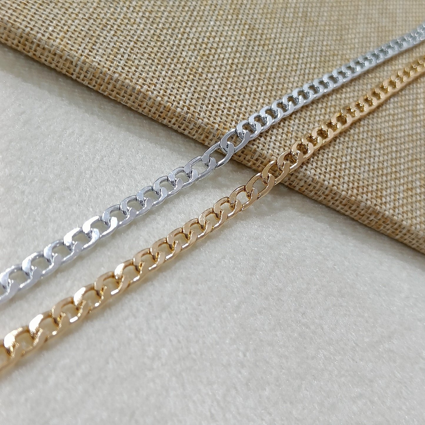 Narrow Flat-Link Metal Curb Chain