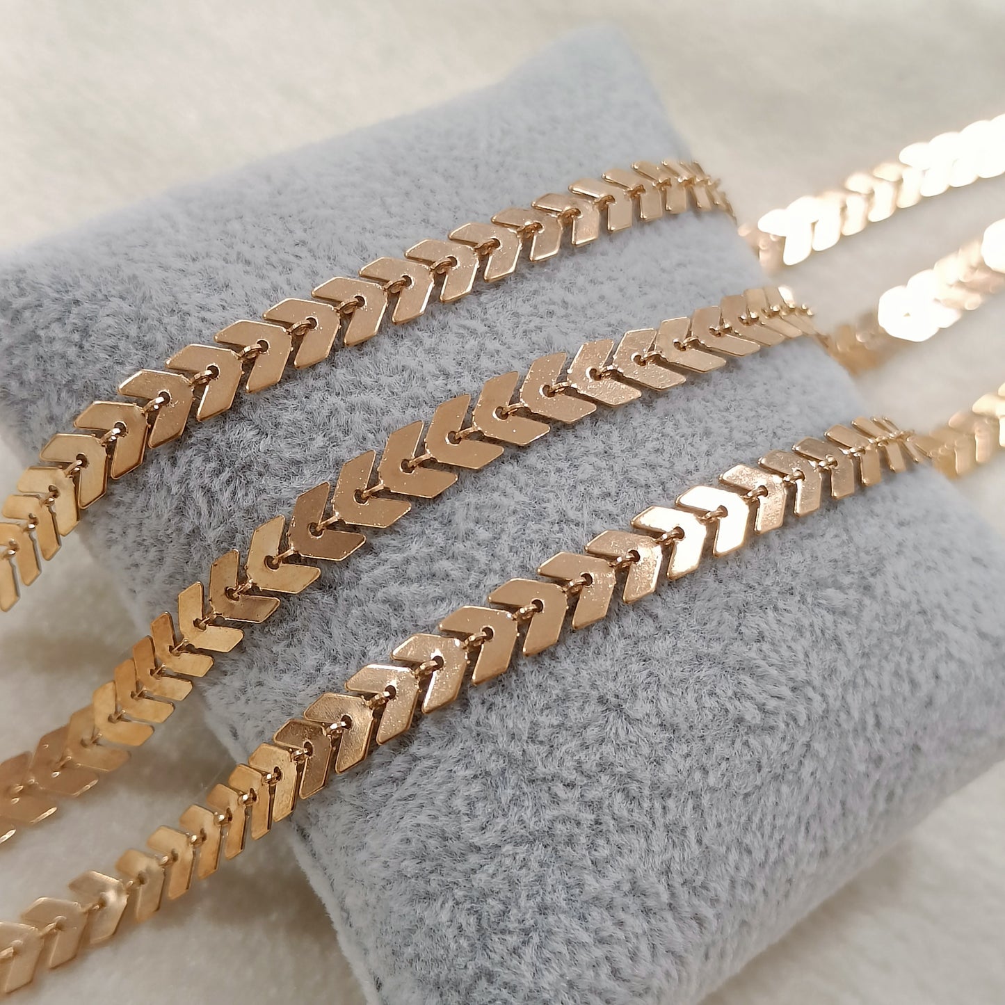 Arrow Link Flat Metal Chain