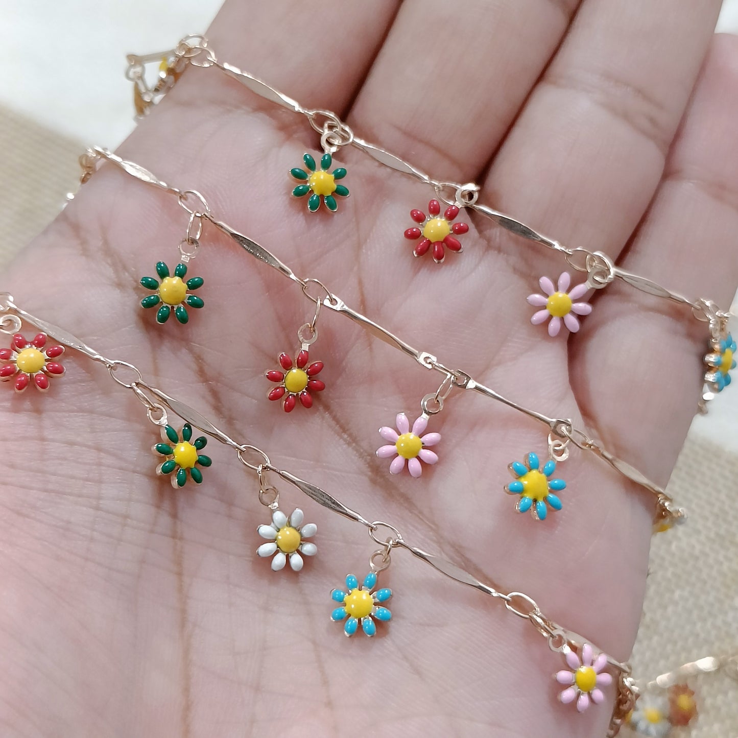 Dangling Enamel Daisy Charm Chain