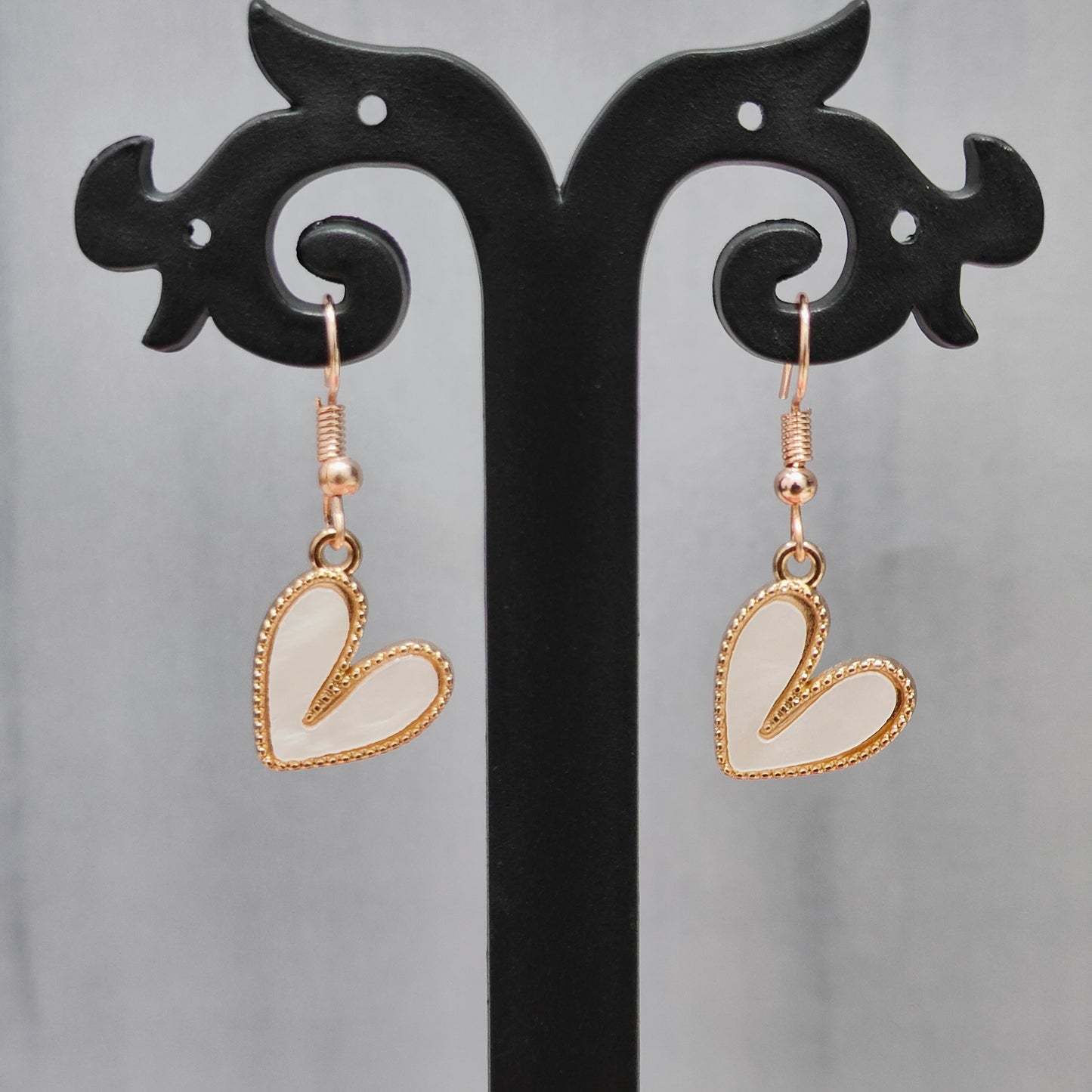 Pearl-Finish White Heart Rose Golden Christmas Pendant Set (Necklace & Earrings)