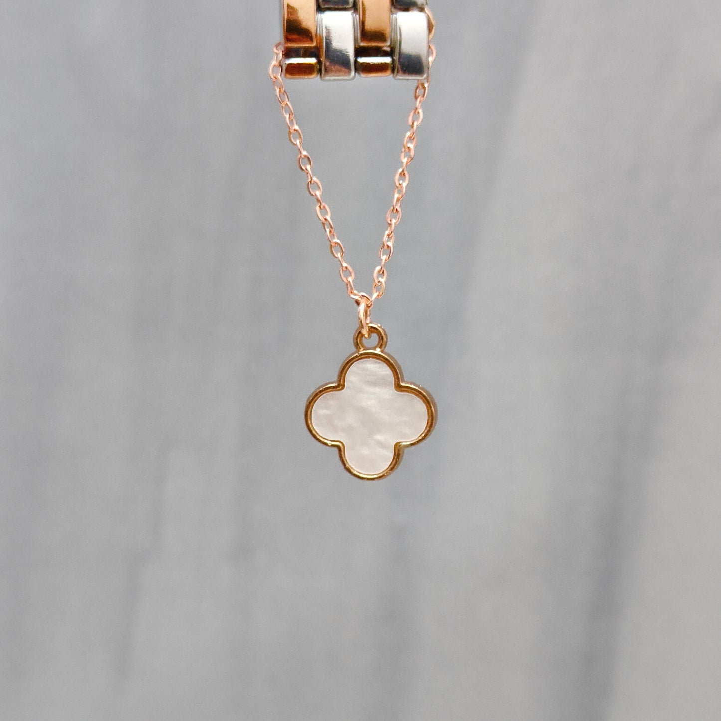 Pearl-Finish Clover Shell Rose Golden Christmas Watch Charm