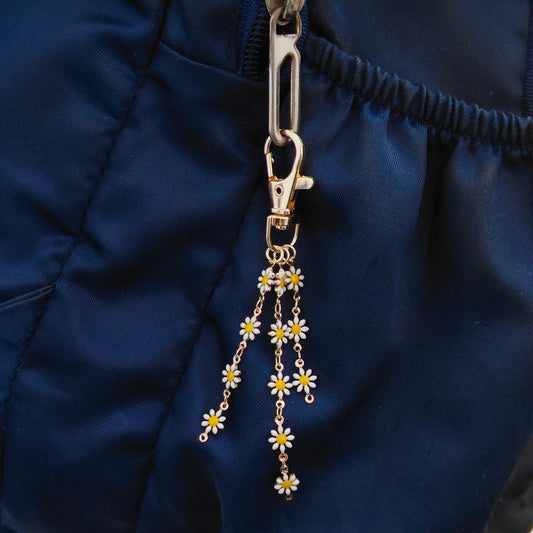 Aesthetic White Daisy Three Layer Motif Chain Bag Charm