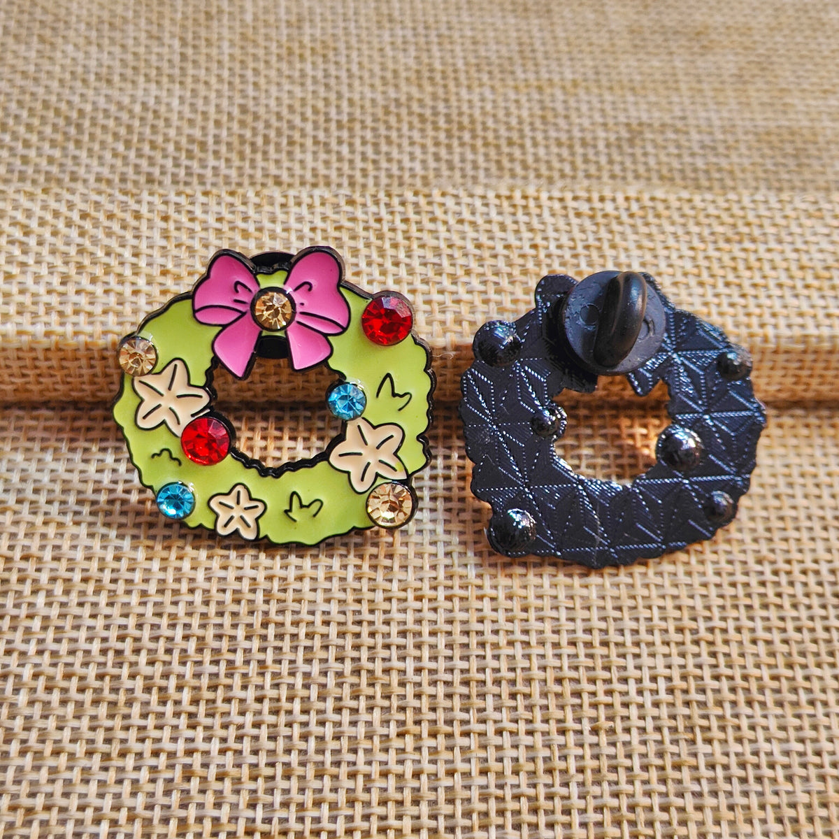 Wreath with Bow Christmas Theme Enamel Pin
