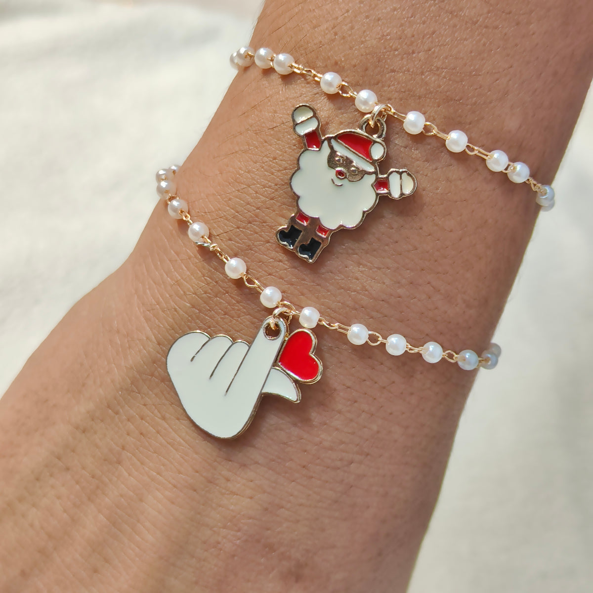 Cheering Santa & Finger-Heart Saranghae Christmas Pearl Chain Bracelets