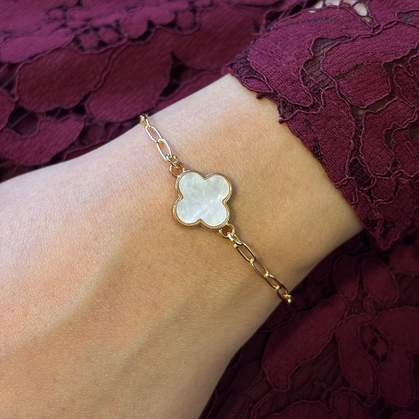 Iconic White Clover Paperclip Chain Bracelet for Women