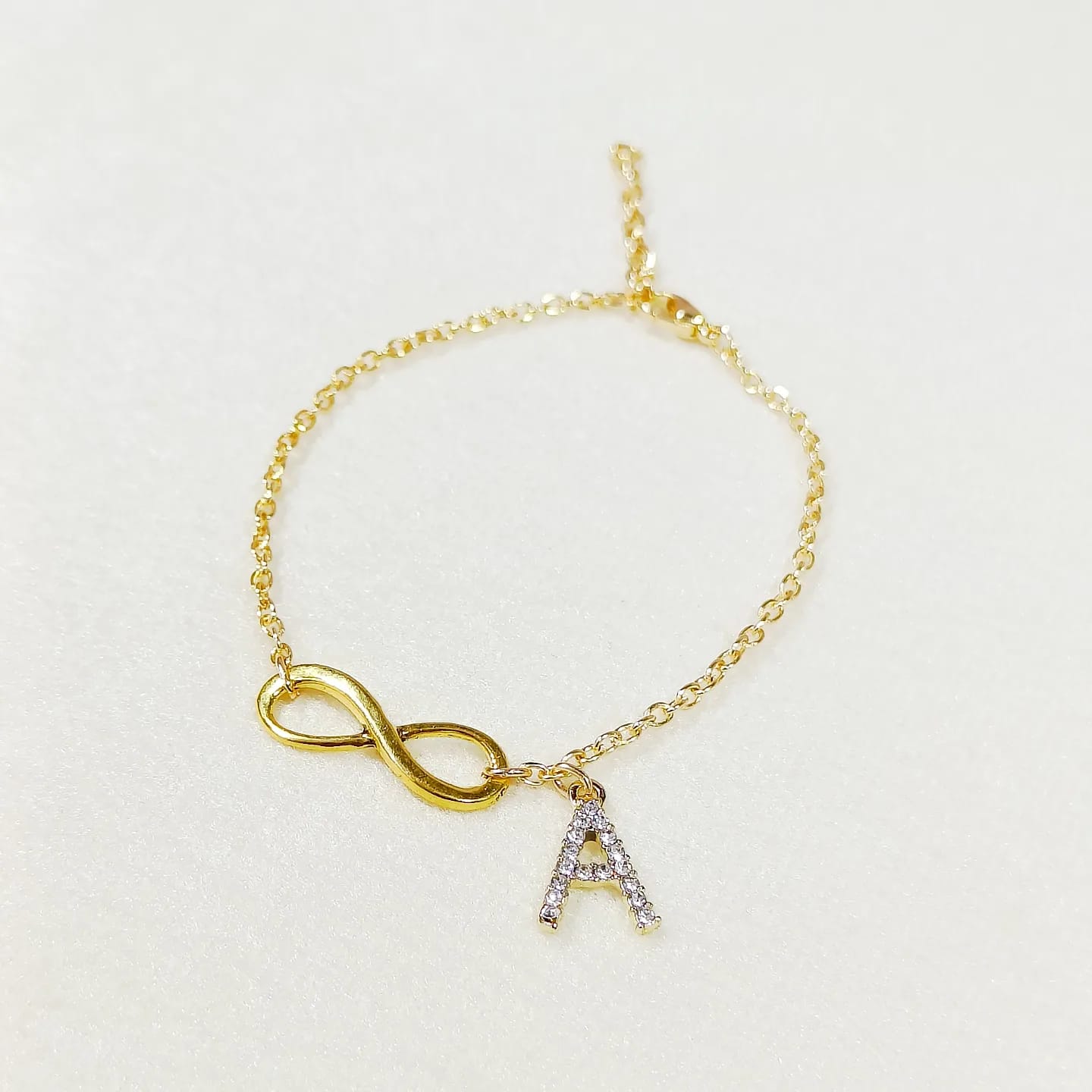 Personalized Golden Infinity Link Chain Bracelet for Women
