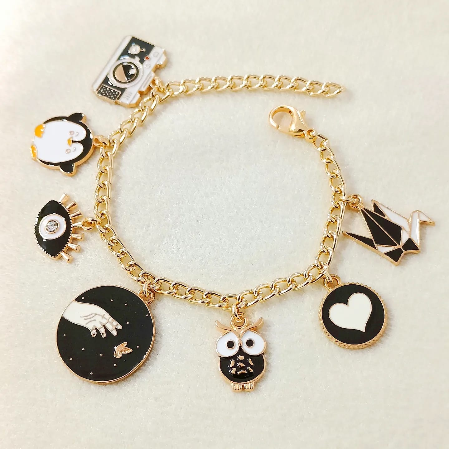 Trendy Black Theme Charms Smoothick Chain Bracelet for Women