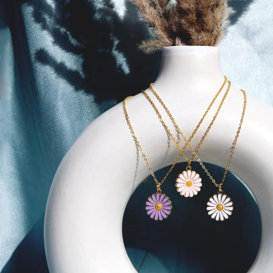 Classic Daisy Flower Golden Necklace for Women